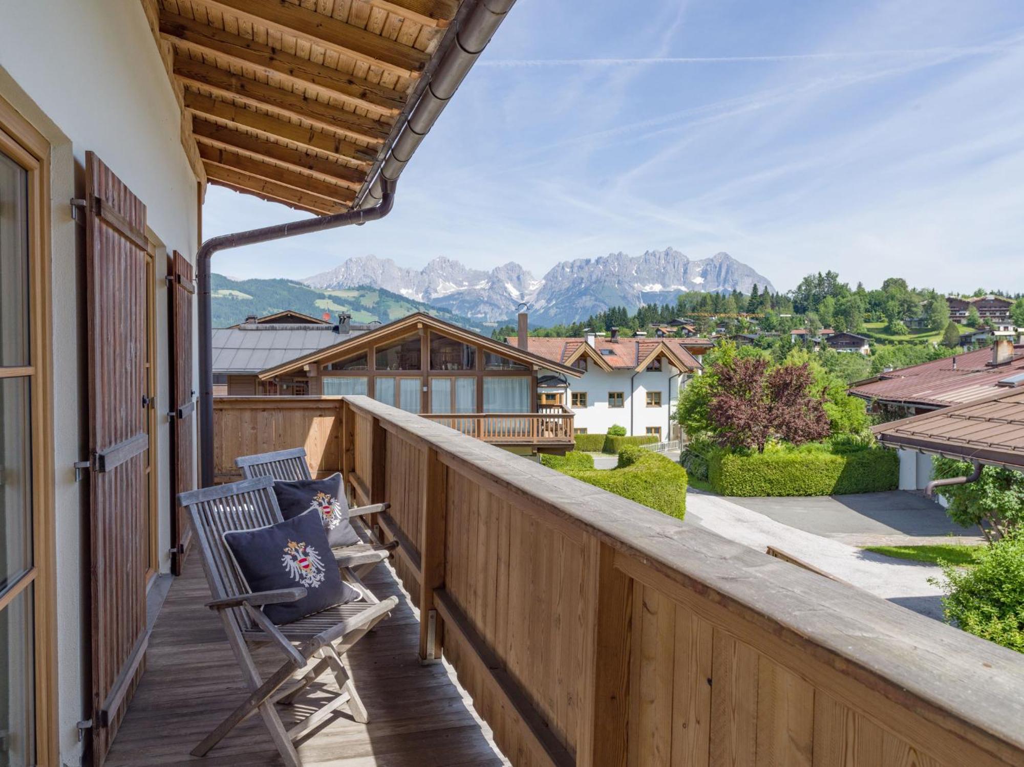 Landhaus Kitzhorn Appartement Hahnenkamm - By Nv-Appartements Kitzbühel Esterno foto