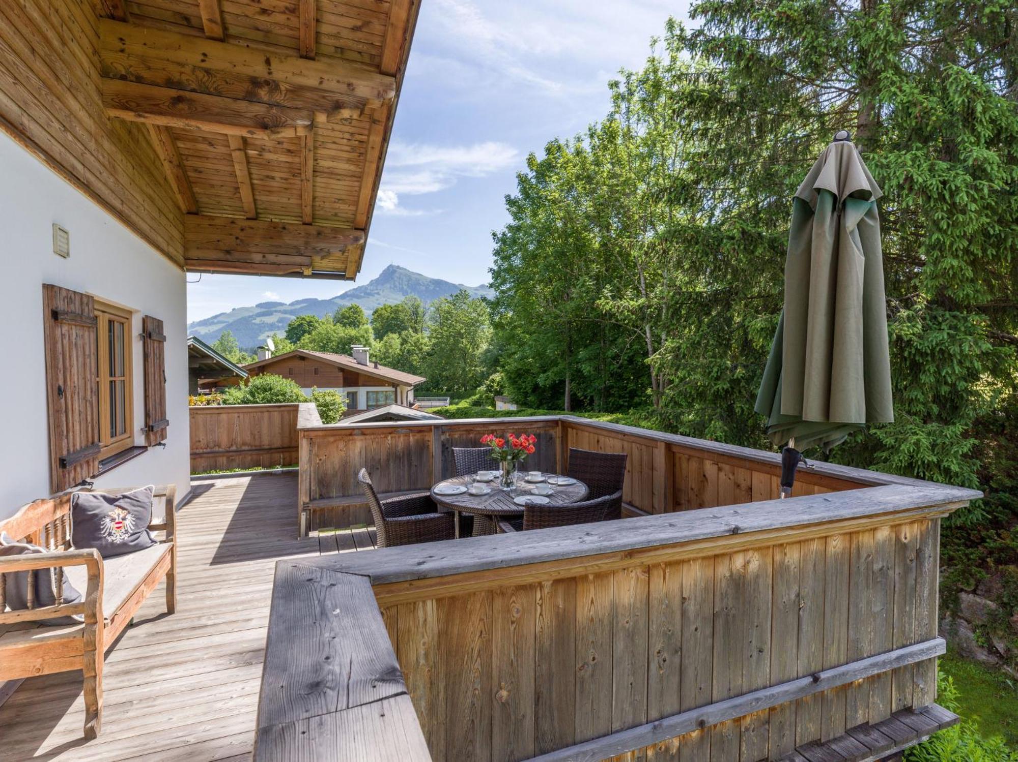 Landhaus Kitzhorn Appartement Hahnenkamm - By Nv-Appartements Kitzbühel Esterno foto