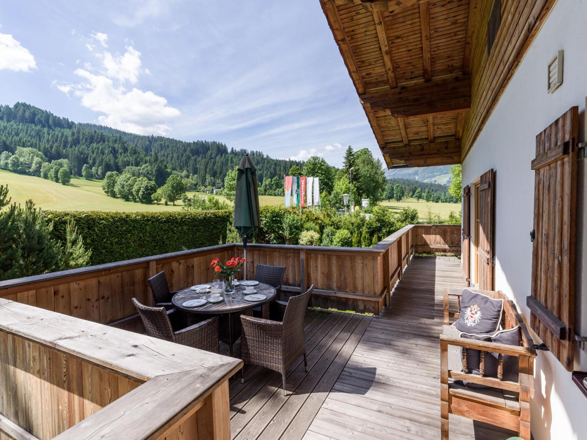 Landhaus Kitzhorn Appartement Hahnenkamm - By Nv-Appartements Kitzbühel Esterno foto
